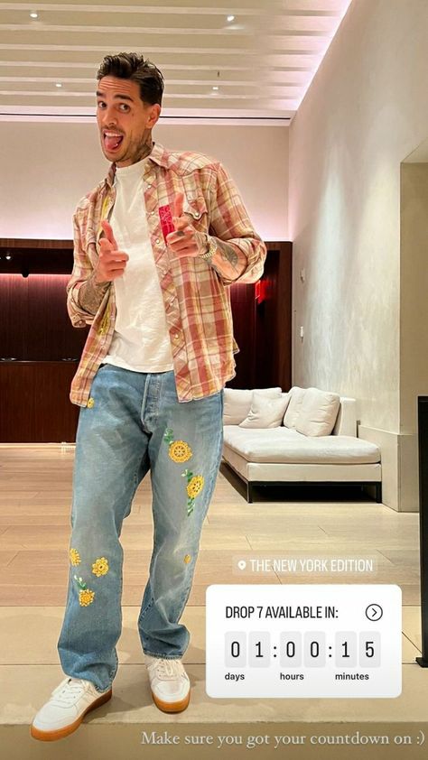 Levi Bent Lee, Outfit Informal, Keeping Up Appearances, Men Fashion Casual Outfits, A Good Man, Casual Outfits, Hair Cuts, Lifestyle, Pants