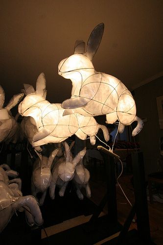 Diy Animal Decorations, Paper Lantern Sculpture, Paper Lanterns Decor, Tissue Paper Lanterns, Paper Lanterns Diy, Lantern Ideas, Chinese New Year Decorations, Diy Lanterns, Rabbit Art