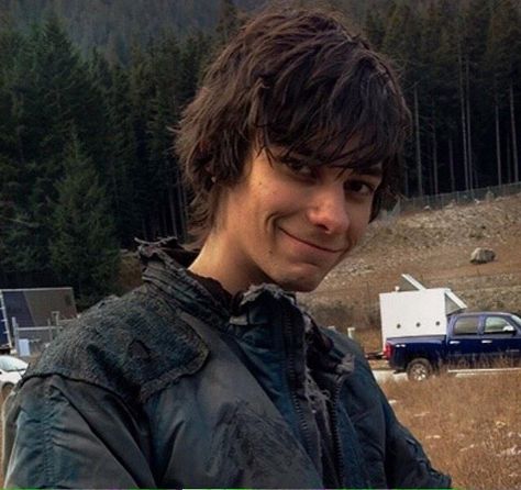 Devon Bostick The 100 Jasper, Jasper The 100, Jasper Jordan, Hot Emo Guy, Devon Bostick, The 100 Cast, The 100 Show, Alycia Debnam, Alycia Debnam Carey