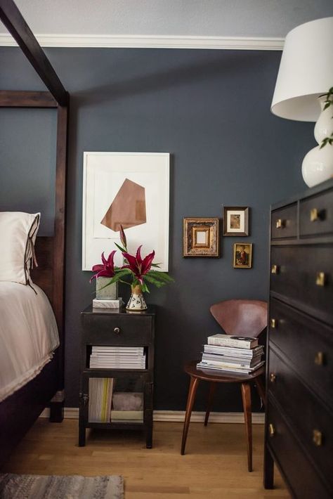 What Everyone Should Know About Black - Maria Killam Black Painted Walls, Small Bedroom Remodel, 1970s Home, Bedroom Wall Colors, Bedroom Paint Colors, Bedroom Paint, Remodel Bedroom, Blue Walls, Bedroom Colors