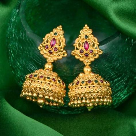 Waman Hari Pethe Sons Gold Jumkas Design Latest, Gold Jumkas Design, Gold Jumkas, Gold Jhumka Earrings, Gold Jewelry Simple Necklace, Gold Bridal Earrings, Gold Jewelry Stores, Antique Jewelry Indian, Gold Bride Jewelry