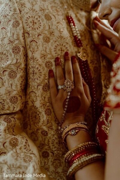 Nikkah Outfit, Makeup Fails, Desi Aesthetics, Wedding Jewelry Sets Bridal Jewellery, Bridal Makeup Images, Suit Salwar, Makeup Images, Nikkah Dress, Asthetic Picture