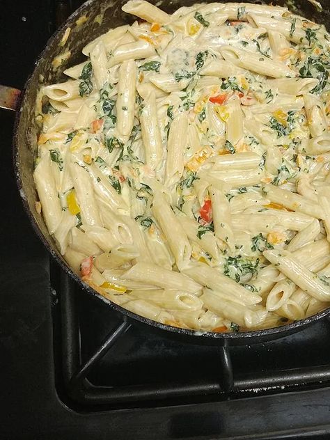 Creamy Chicken Pasta Primavera, Creamy Chicken Primavera, Creamy Pasta Primavera With Chicken, Pasta Primavera Recipes Pioneer Woman, Creamy Primavera Pasta, Primavera Sauce Recipe, Pasta Primeravera Recipe, Chicken Primavera Pasta Creamy, Easy Pasta Primavera Recipes