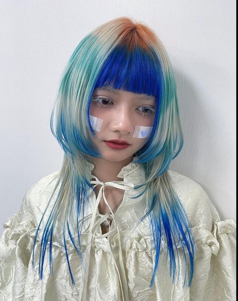 Jellyfish Hairstyle, Raccoon Tail Hair, Jellyfish Haircut, Hair Color Underneath, Home Hair, Haircut Styles, Haircut Inspiration, Trendy Haircuts, Hair Color Blue