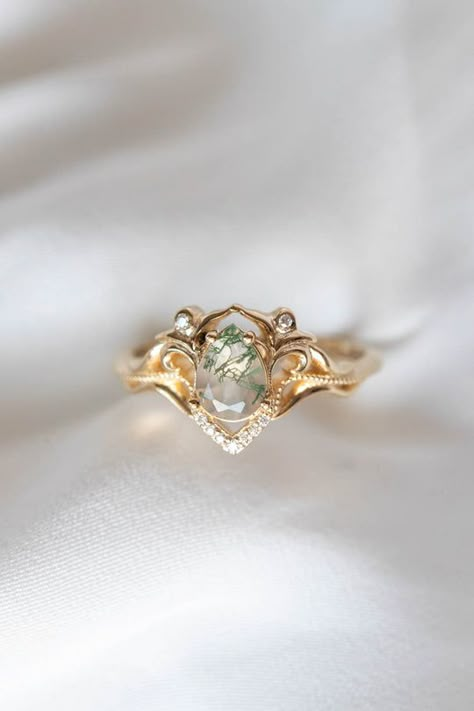 Unique pear moss agate engagement ring, gold ring with diamonds / Lida small | Eden Garden Jewelry™ Agate Ring Engagement, Moss Agate And Diamond Ring, Moss Agate Engagement Ring Set, Vintage Moss Agate Engagement Ring, Moss Agate Engagement Ring Gold, Miss Agate Engagement Ring, Pear Moss, Crystal Engagement Ring, Stylised Flowers