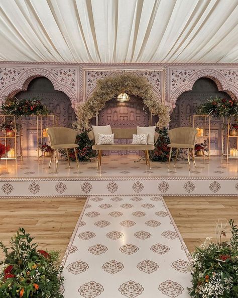 ✨OMAR | MARIUM✨ This wedding setup is a unique blend of traditional and contemporary decor. Featuring an intricately detailed pattern for… | Instagram Wedding Floral Stage, Wedding Outdoor Decoration Night, Traditional Decor Wedding, Nikkah Decor Ideas, Shish Mahal, Wedding Stage Ideas, Wedding Entries, Muslim Wedding Decorations, Nikkah Decor