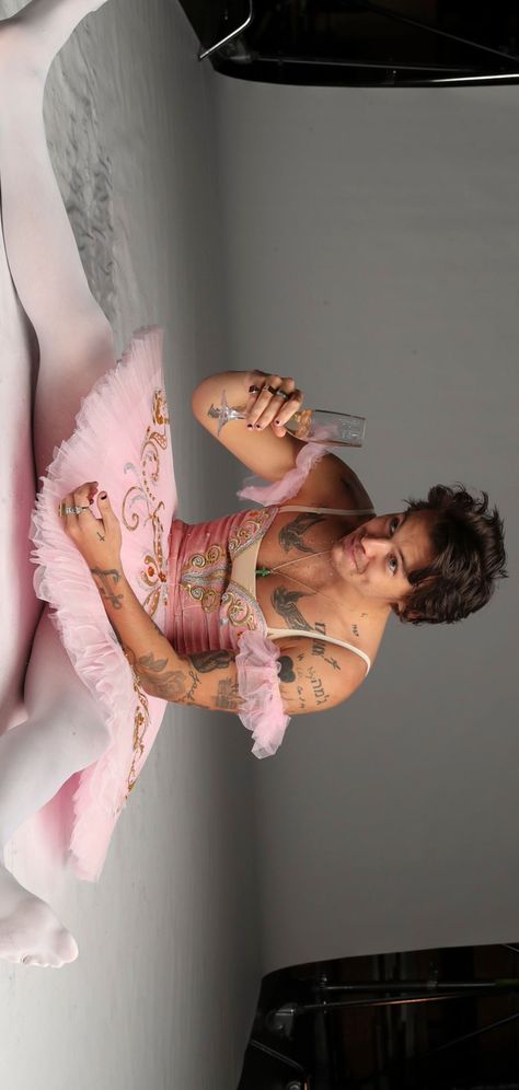 Harry Styles Ballerina, Ballerina Wallpaper, Harry Styles Wallpaper, Pink Ballerina, Wall Collage, Harry Styles, Fangirl, Ballet Skirt, Vogue