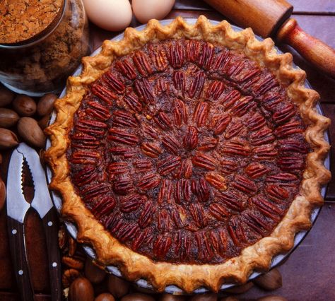 Chocolate Pecan Pie Espresso Banana Bread, Chocolate Pecan Pie Recipe, Apple Cranberry Pie, Southern Pecan Pie, Pecan Pie Easy, Bourbon Pecan Pie, Peanut Butter Oreo, Chocolate Bourbon, Chocolate Pecan Pie