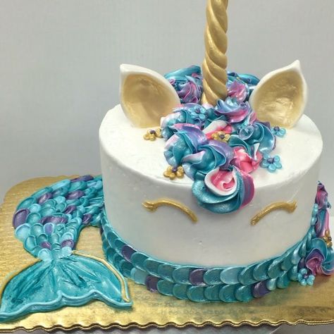 Lauren Harris on Instagram: “#mermicorn #mermicorncake #cake #sopretty #loveit #soshiny #swirls #cakedecorating #cakestagram #cakesofinstagram #followme” Lauren Harris, Mermaid Birthday Cakes, Mermaid Unicorn, Unicorn Mermaid, Unicorn Birthday Cake, Savory Cakes, Magic Cake, Salty Cake, Mermaid Cakes