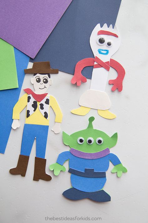 Toy Story Craft (with free printables) - The Best Ideas for Kids Toy Story Arts And Crafts, Disney Movie Crafts, Elsa Crafts, Toy Story Party Food, Sleepover Crafts, Toy Story Crafts, Arts And Crafts Ideas, Alien Crafts, Themed Party Ideas