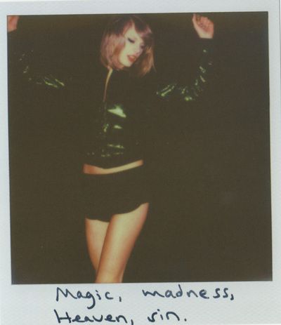 All 65 Polaroids Of Taylor Swift's 1989 Album - Being Melissa Von 1989 Polaroids, Taylor Swift Polaroids, Blank Space Taylor Swift, 1989 Tv, Polaroid Pictures, Taylor Swift 1989, Blank Space, Taylor Swift Album, Taylor Swift Wallpaper