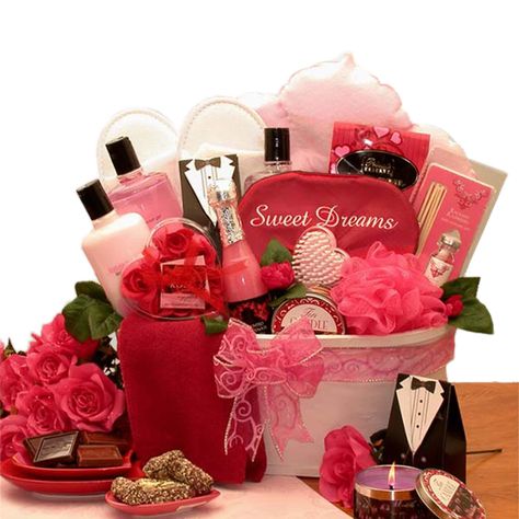 Valentine Craft Gifts, Spa Basket, Valentine Gift Baskets, Valentine Baskets, Valentine's Day Gift Baskets, Centerpieces Diy, Spa Gift Basket, Aromatherapy Gifts, Spa Gifts Set