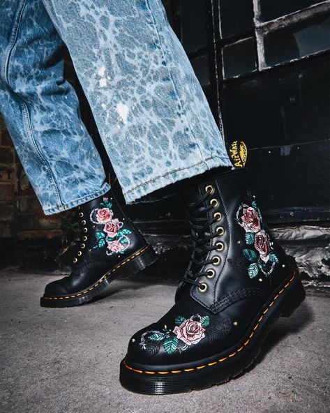 1460 Vonda Floral Leather Lace Up Boots | Dr. Martens Doc Martens Aesthetic, Doc Martens 1460, Black Knee Boots, Tonal Embroidery, Dr Martens Womens, Doc Martens Boots, Yellow Heels, Mini Gold, Boots Uk