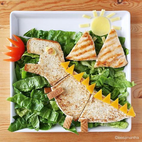 Cool dinosaur!!! National Sandwich Day, Club Sandwich Chicken, Sandwich Day, Food Artists, Chef Food, Make Food, Fun Snacks For Kids, Kids Food, Cooking Class