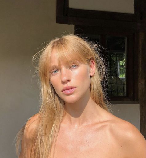 Strawberry Blonde Bangs, Light Copper Blonde, Blond Curls, Bleached Eyebrows, Blonde Eyebrows, Blonde Hair Makeup, Blonde Bangs, Hair Nutrition, Copper Blonde