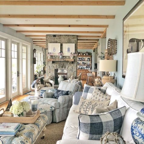 Maine Cottage, Sitting Rooms, Interior Design Work, Seaside Cottage, Beach Cottage Decor, Beach House Interior, Cottage Interiors, Cozy Cottage, Coastal Homes