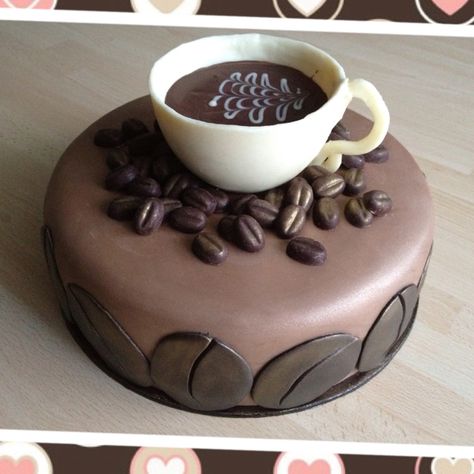 Pasteles de café Coffee Birthday Cake, Chocolate Coffee Beans, Coffee Birthday, Inside Cake, Dad Birthday Cakes, Bean Cakes, Cake Delivery, Cake Images, Occasion Cakes