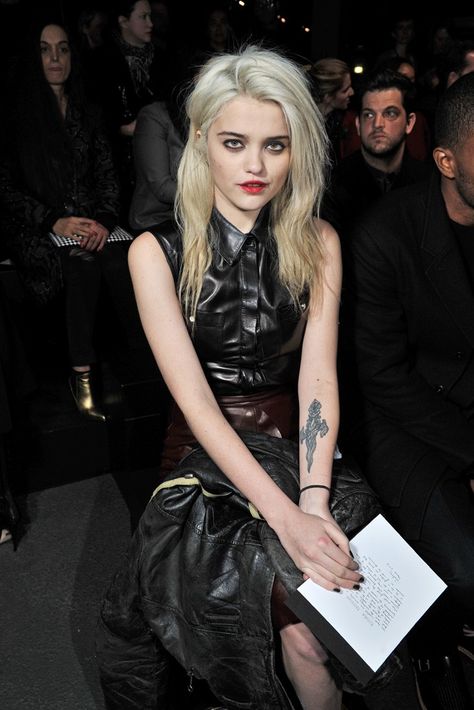 Sky Ferreira Sky Ferreira Style, Sky Ferreira, Estilo Real, Grunge Goth, Alice In Chains, Grunge Hair, Glam Rock, Look Cool, Cute Hairstyles