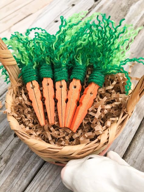 Carrot Crafts, Carrot Craft, Wooden Clothespin Crafts, Sweet Carrot, Easter Craft Decorations, Wooden Clothespins, Spring Easter Crafts, Easter Projects, Egg Crafts