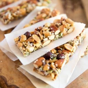 Homemade KIND Nut Bar - The Healthy Foodie Honey Nut Bars, Homemade Kind Bars, Grain Free Granola Bars, Homemade Muesli Bars, Balsamic Pork Tenderloins, Nut Bars, Homemade Trail Mix, Raw Peanuts, Balsamic Pork