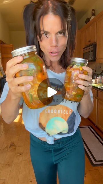 Melanie Sandford on Instagram: "This is a throwback, but it is so time for me to make a fresh batch of fire cider so here is my favorite recipe —It’s fire cider time! I waited far too long to make mine, but it’s better than nothing… so what you’re going to need for this recipe is: 1 mason jar. 1/2 red onion, one head of chopped garlic one jalapeño. One lemon, one orange .  One handful of fresh ginger, a few sprigs of fresh rosemary, and a handful of fresh parsley. One handful of black peppercorns, 1 teaspoon turmeric, 1 tablespoon cayenne pepper, fill up with raw unfiltered, apple cider vinegar . Let it sit for 4 to 6 weeks on your countertop or in the pantry . Shake it daily for best results . The best thing about fire cider is that it is a mucous destroying liquid. It helps to break up m Fire Cider Recipe How To Make, Fire Cider Benefits, Homemade Juices, Fire Cider Recipe, Tea Blends Recipes, Unfiltered Apple Cider Vinegar, Fire Cider, Food Medicine, Home Health Remedies