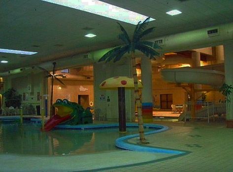 Waterpark Hotel, Storm Lake Iowa, Indoor Water Parks, Kid Friendly Resorts, Indoor Water Park, Water Photos, Sioux Falls South Dakota, Splash Park, Grand Lodge