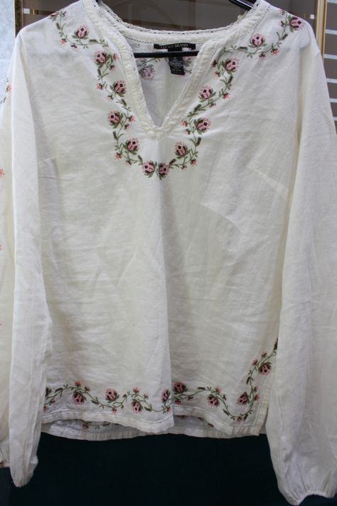 Bella Swan Lucky Brand Rose Embroidered Tunic Twilight Outfits, Bella Swan, Embroidered Tunic, Hermione Granger, Aesthetic Outfits, Dream Wardrobe, Get The Look, Written By, Lucky Brand