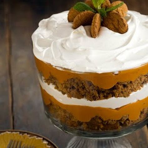 Gingerbread Trifle, Pumpkin Trifle, Pumpkin Gingerbread, Dessert Parfait, Night Recipes, Paula Deen Recipes, Trifle Desserts, Food Appetizers, Trifle Recipe