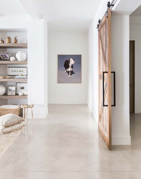 concrete hallway modern Concrete Floors Living Room, Concrete Floors In House, Concrete Flooring, Concrete Stained Floors, Flooring Trends, Basement Flooring, Stained Concrete, Boho Interior, Remodel Bedroom