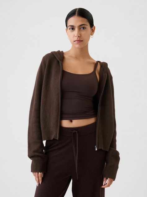 Supersoft cotton-blend sweater hoodie.  Hooded neckline.  Long sleeves.  Zipper front.  Fit: Classic.  A straight & easy fit.  Slightly cropped, hits above the hip.  Models wearing Gap Waffle Zip Up, Brown Zip Up, Brown Gap Hoodie, Zipper Sweater Outfit, Hoodie Gap, Hoodie Images, Knitted Hoodie, 2024 Wishlist, Plush Yarn