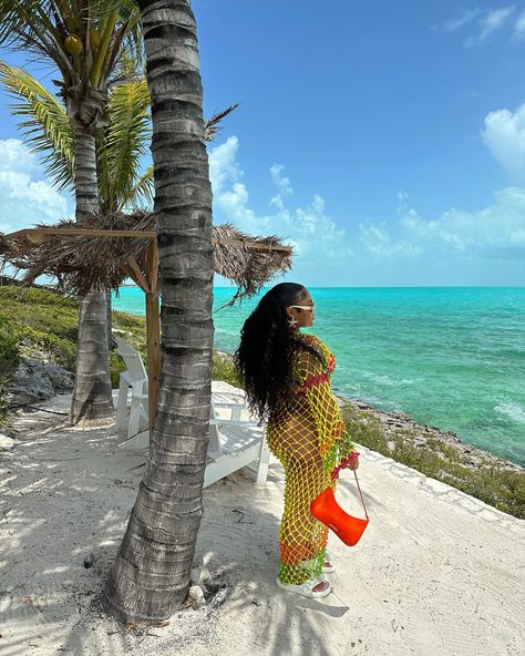 Riding My Own Wave 🌊 Got Me Here 🌟🌴 | Instagram Turks And Caicos Outfits, Cute Vacation Outfits, Hair Growth Cycle, Miami Outfits, Turks Caicos, Vacay Outfits, Vacation Mood, Beach Pictures Poses, Beach Photography Poses