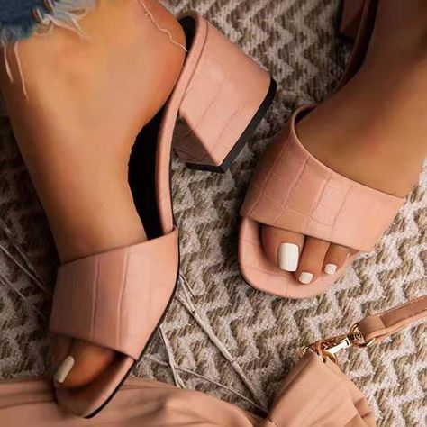 Summer Shoes Sandals, Pretty Sandals, Womens Sandals Summer, Simple Leather, Heel Slippers, Chunky Heels Sandals, Shoes Heels Wedges, Casual Slippers, Mule Sandals