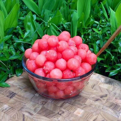 Watermelon Balls Melon Balls, Watermelon Ball, Detox Cleanse Diet, Green Tea Detox, Healthy Drinks Smoothies, Detox Water Recipes, Food Goals, Eat Clean, Food Is Fuel