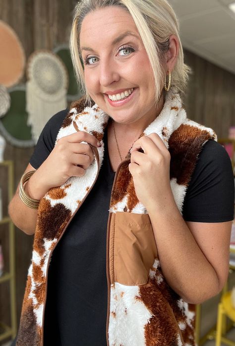 on the range vest Cow Print Vest, Sleeveless Vest Jacket, Vest For Women, Zip Up Vest, Rodeo Outfits, Cowgirl Outfits, Outerwear Vest, Christmas Costumes, Vest Fashion