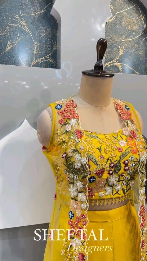 Dresses For Haldi Ceremony, Haldi Outfit Ideas, Haldi Dress For Bride, Lehengas For Wedding, Haldi Dress Ideas, Haldi Outfit For Bride, Haldi Bride, Aisha Rao, Haldi Ceremony Outfit