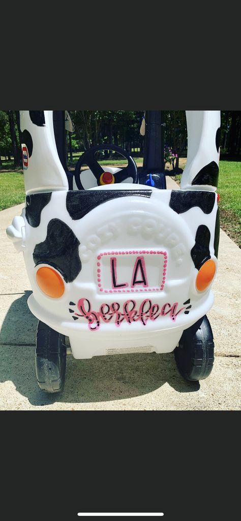 Cow coupe Cow Cozy Coupe, Rodeo Birthday, Little Tikes, Play House, Cow Print, Farm Life, Rodeo, Baby Car Seats, First Birthdays