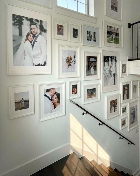 Picture Ideas For Stairway, Stairs Wall Photo Ideas, Pictures Down Stairwell, Stairwell Wall Decor Ideas, Staircase Picture Wall, Stairway Photo Wall, Stairwell Gallery Wall, Stairway Picture Wall, Stairway Wall Decorating Ideas