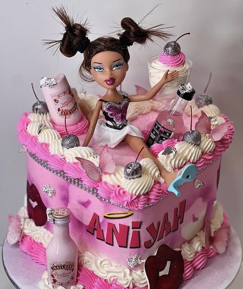 2000s Themed Cake, Drunk Bratz Cake, Brats Cake, Bratz Birthday Theme, Bratz Doll Birthday Party Ideas, Bratz 21st Birthday, Y2k Cake Ideas, Bratz Cake Ideas, Bratz Doll Cake