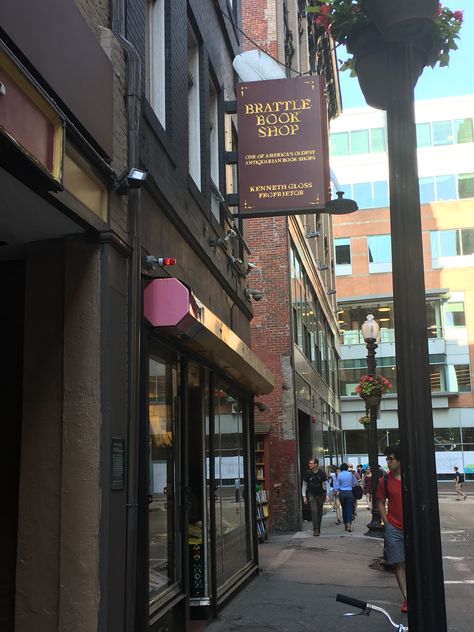 The Brattle Bookshop in Boston #boston #bookstores #bookshop #books Boston Massachusetts Aesthetic Fall, Boston Bookstores, Boston College Library, Boston Public Library Aesthetic, Boston Quincy Market, Brattle Book Shop Boston, Massachusetts Boston, Antiquarian Books, In Boston