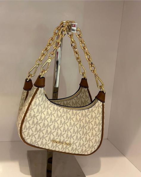 Michael Kors Handbags Aesthetic, Michael Kors Mini Bag, Mk Shoulder Bag, Nature Creatures, Classy Purses, Expensive Bag, My Style Bags, Trendy Purses, Luxury Bags Collection