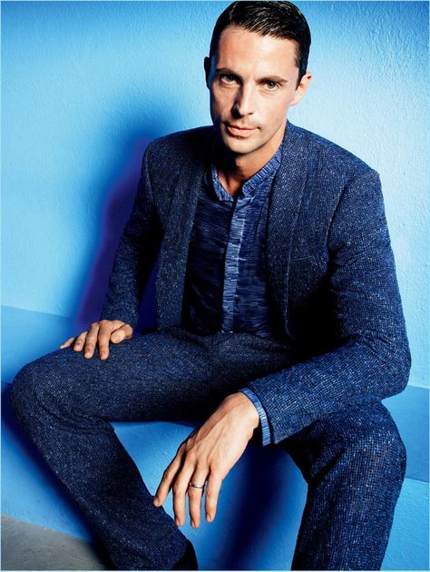 Mens Party Wear, Mens Fashion 2018, Matthew Goode, Pal Zileri, Urban Fashion Trends, Summer Campaign, Mens Winter Coat, Men Style Tips, Men Shirt Style