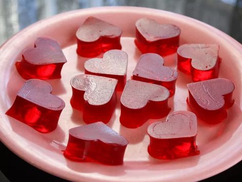 Fun Finger Gelatin Recipe Finger Jello, Gelatin Salad, Strawberry Fluff, Lime Desserts, Raspberry Desserts, Gelatin Recipes, Unflavored Gelatin, Jello Recipes, Icebox Cake