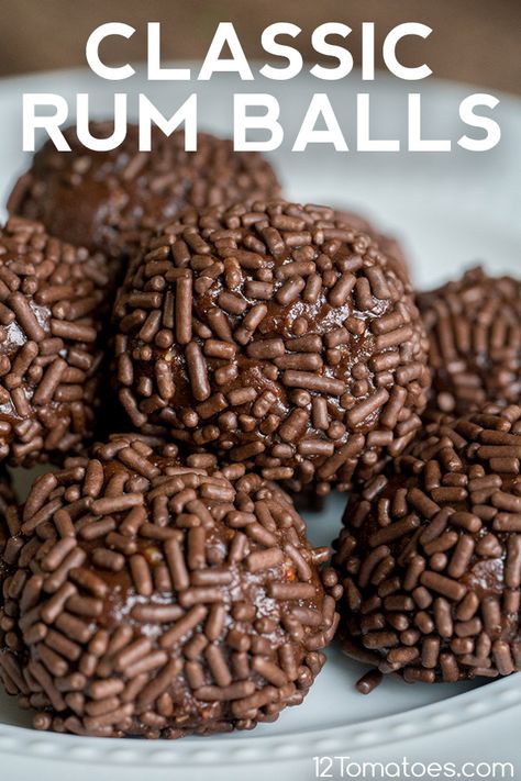 Rum Balls Recipe, Rum Balls, Chocolate Balls, Boozy Desserts, Candy Recipes Homemade, Christmas Candy Recipes, Gateaux Cake, Balls Recipe, Holiday Cooking