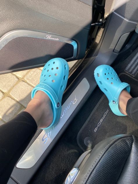 Light Blue Crocs Outfit, Blue Crocs Outfit, Teal Crocs, Crocs Aesthetic, Crocs Ideas, Crocs Outfit, Blue Crocs, Fun Aesthetic, Crocs Fashion