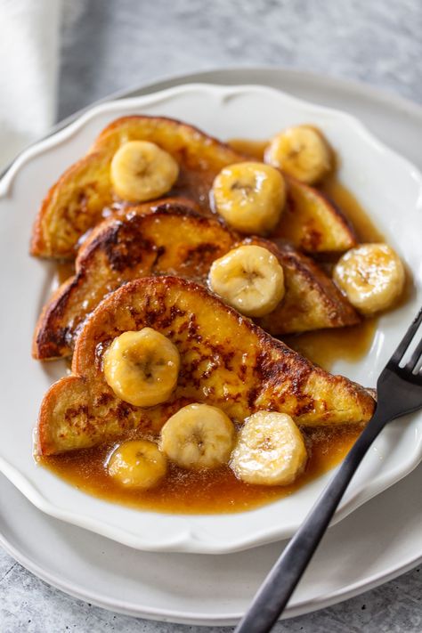 Banana Foster Recipe, Pumpkin Alfredo, Breakfast Bakes, Banana Foster, Bananas Foster French Toast, Easy French Toast Recipe, Savory Breakfast Recipes, Banana French Toast, Best French Toast