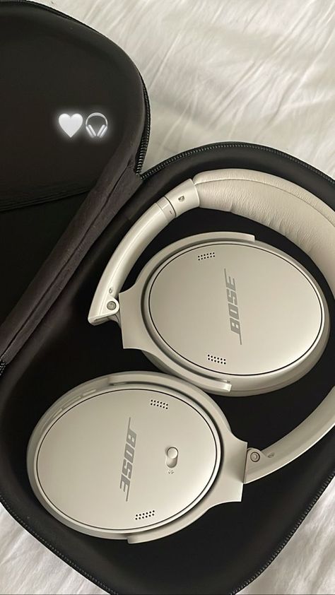 Bose Quiet Comfort 35 Ii Aesthetic, Bose Quiet Comfort 45 Aesthetic, Bose Headphones Outfit, Bose Quiet Comfort 45, Bose Earphones, Bose Headphones Aesthetic, Bose Noise Cancelling Headphones, Koss Headphones, Bose Quietcomfort 45