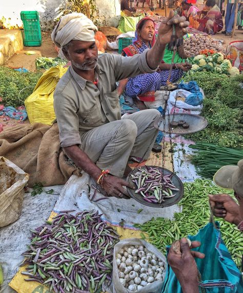 Weekly vegetable market. Market Drawing, Chor Bazaar, Composition Reference, Random Poses, Vegetable Market, Memory Drawing, Hanuman Video, Jeep Wallpaper, Figure Sketches