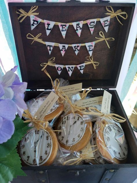 Alice In Wonderland Kitchen Tea, Alice In Wonderland Gift Bags, Mad Hatter Bridal Shower Theme, Clock Party Theme, Alice In Wonderland Favors Ideas, Clock Themed Party Ideas, Alice And Wonderland Food Ideas, Around The Clock Bridal Shower Ideas, Alice In Wonderland Engagement Party