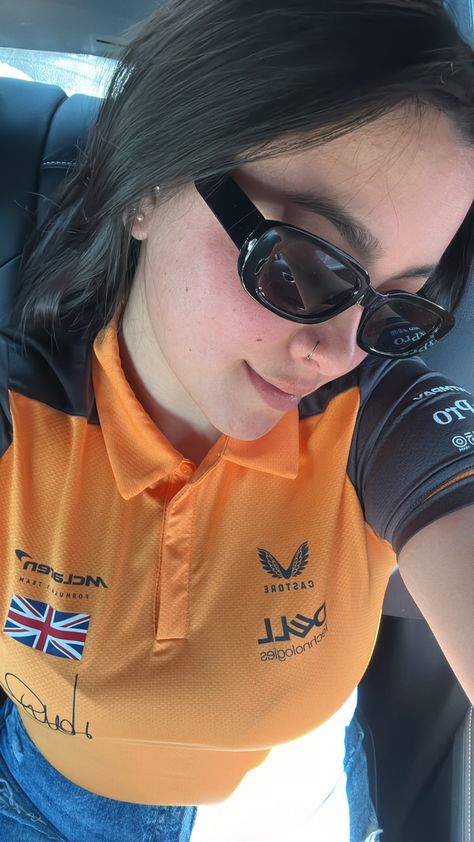 Female F1 Driver Aesthetic Mclaren, Mclaren Girl Aesthetic, Mclaren Clothes, Mclaren Outfit Women, Mclaren Aesthetic F1, Mclaren F1 Aesthetic, Mclaren Outfit, Mclaren Girl, Mclaren Aesthetic