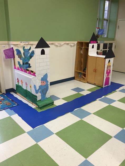 Preschool Castle for our Dramatic Play. Filled the wall with pictures of th kids as a king or queen Castle Pretend Play, Princess Dramatic Play, Nursery Rhyme Dramatic Play, Kings Queens And Castles Preschool, Castle Dramatic Play Preschool, Imagination Theme Preschool, Fairytale Dramatic Play, Fairy Tale Dramatic Play, Castle Dramatic Play